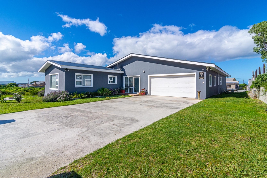 4 Bedroom Property for Sale in Pearly Beach Western Cape